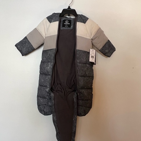 Volcom Hooded Fleece Lined Baby Snowsuit NWT - Picture 4 of 14